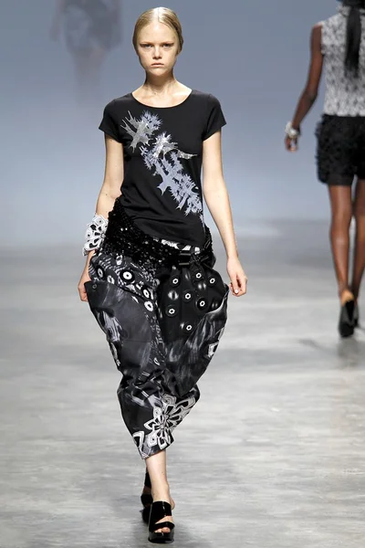 Look 34